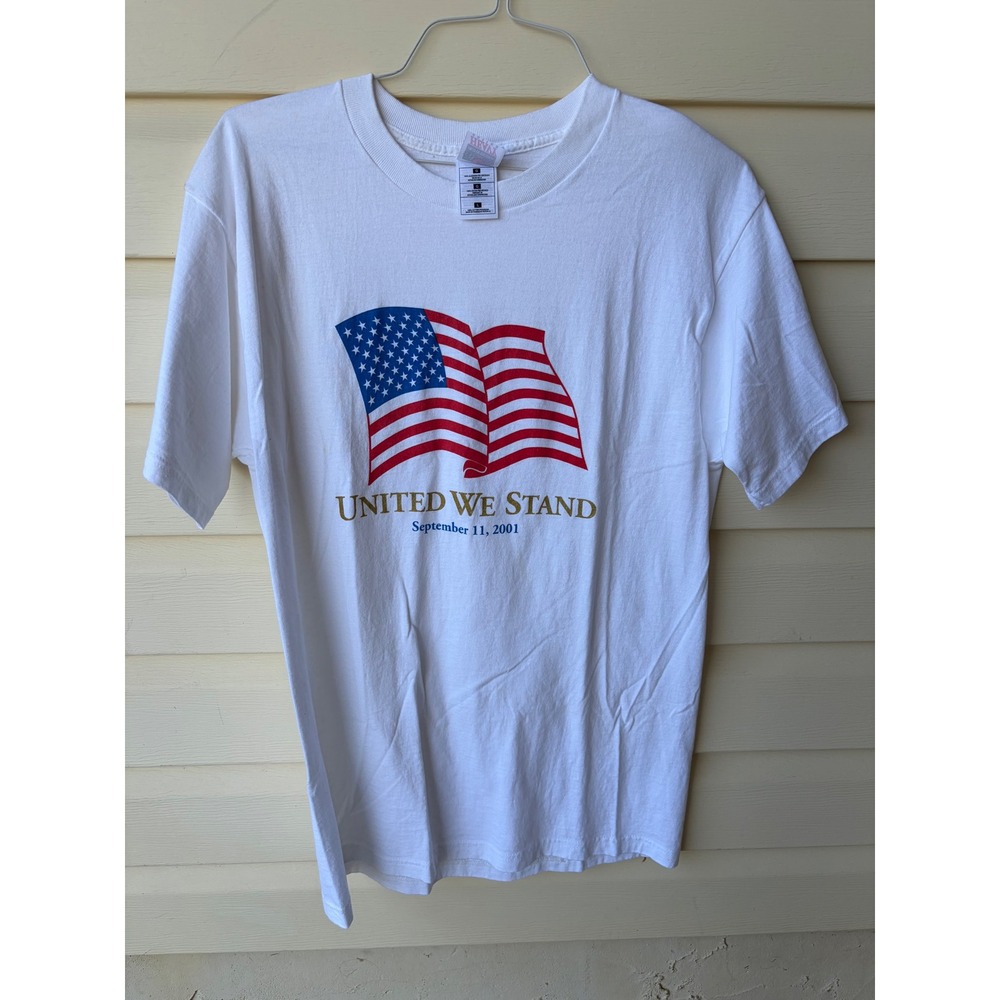 Vintage Fruit of the Loom United‎ We Stand 9/11 Memorial shirt White Large USA